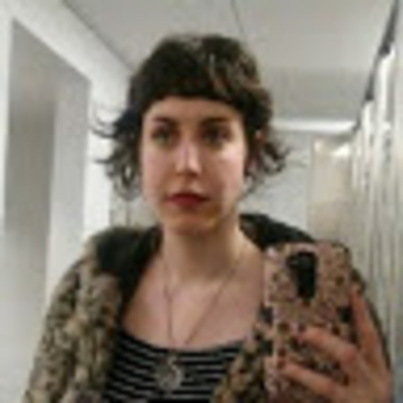 Meet your Posher, Sylvia - Picture 1 of 1